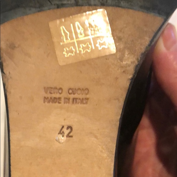 Taryn Rose black patent leather wedges. 11 N. - Picture 5 of 5